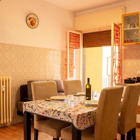 Posto Auto Gratuito Relax A 30 Metri Dal Mare Apartment Riva Ligure Exterior photo
