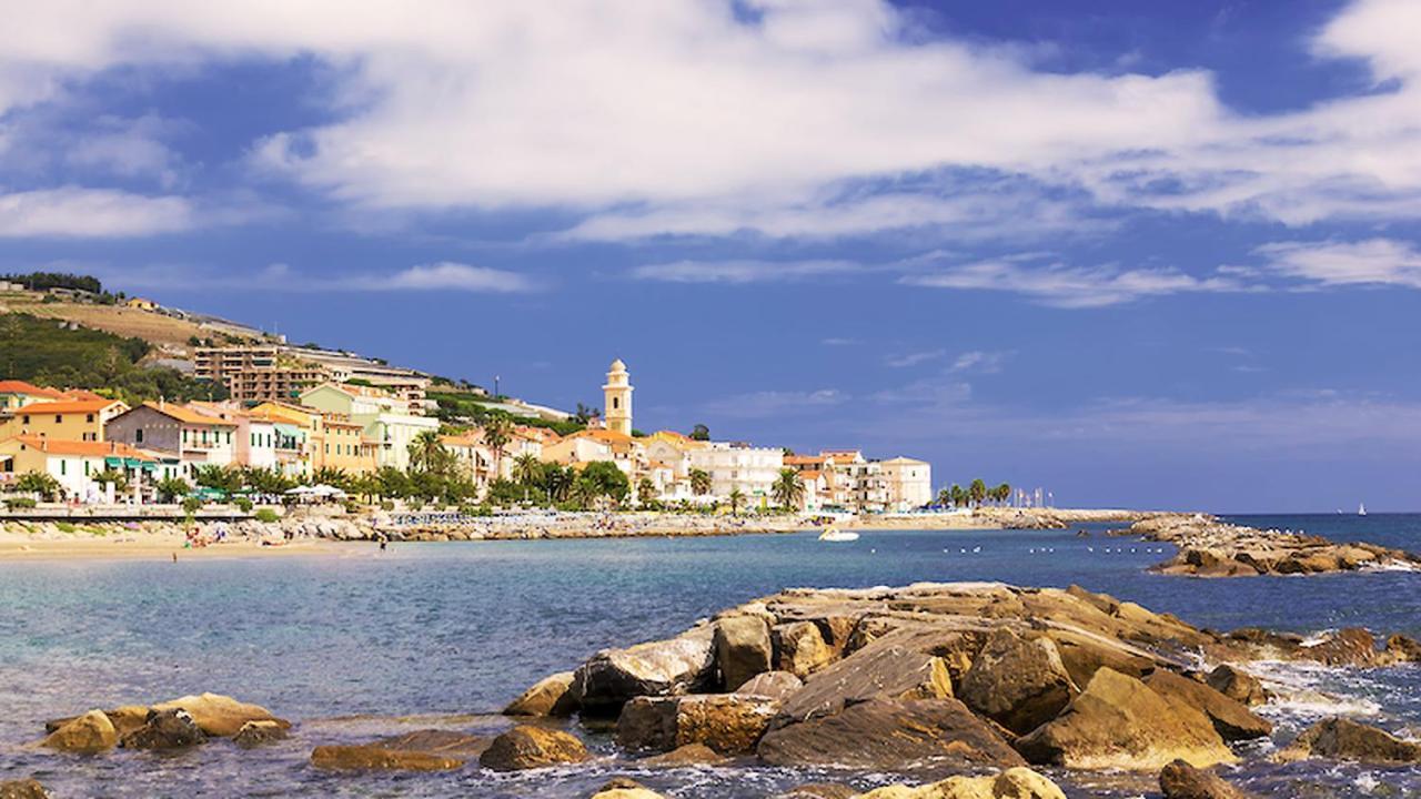 Posto Auto Gratuito Relax A 30 Metri Dal Mare Apartment Riva Ligure Exterior photo